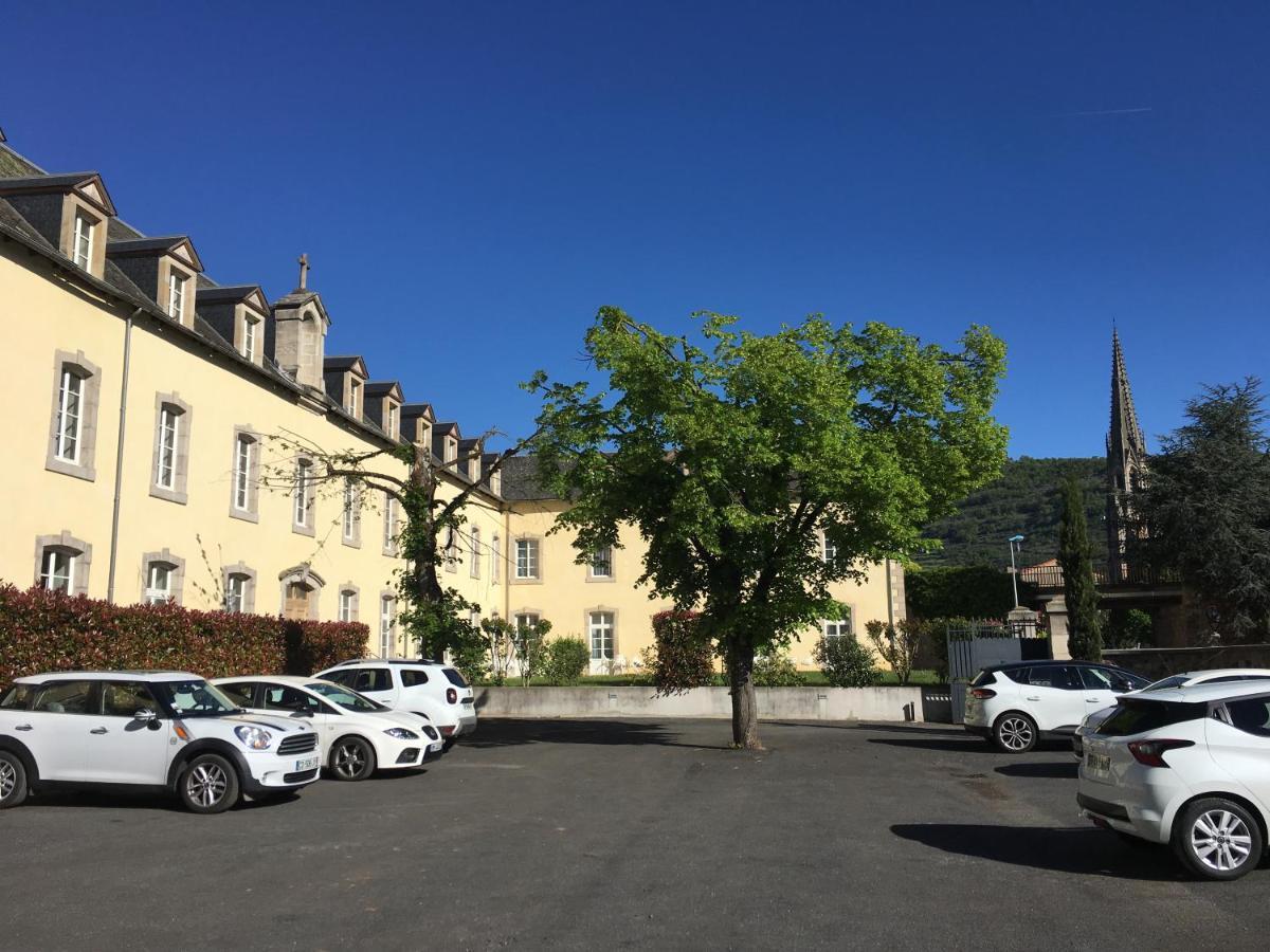 Le 1837 Aparthotel Saint-Affrique Luaran gambar