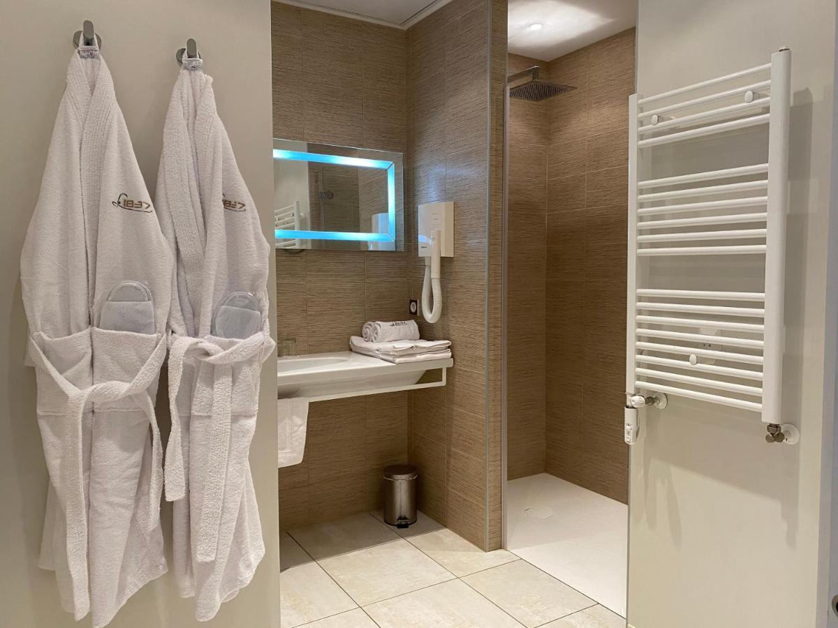 Le 1837 Aparthotel Saint-Affrique Luaran gambar