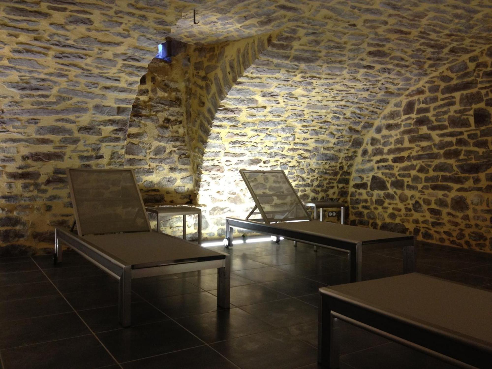 Le 1837 Aparthotel Saint-Affrique Luaran gambar