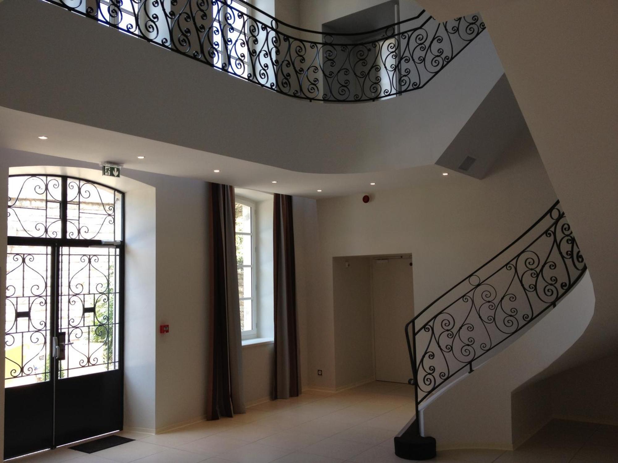 Le 1837 Aparthotel Saint-Affrique Luaran gambar
