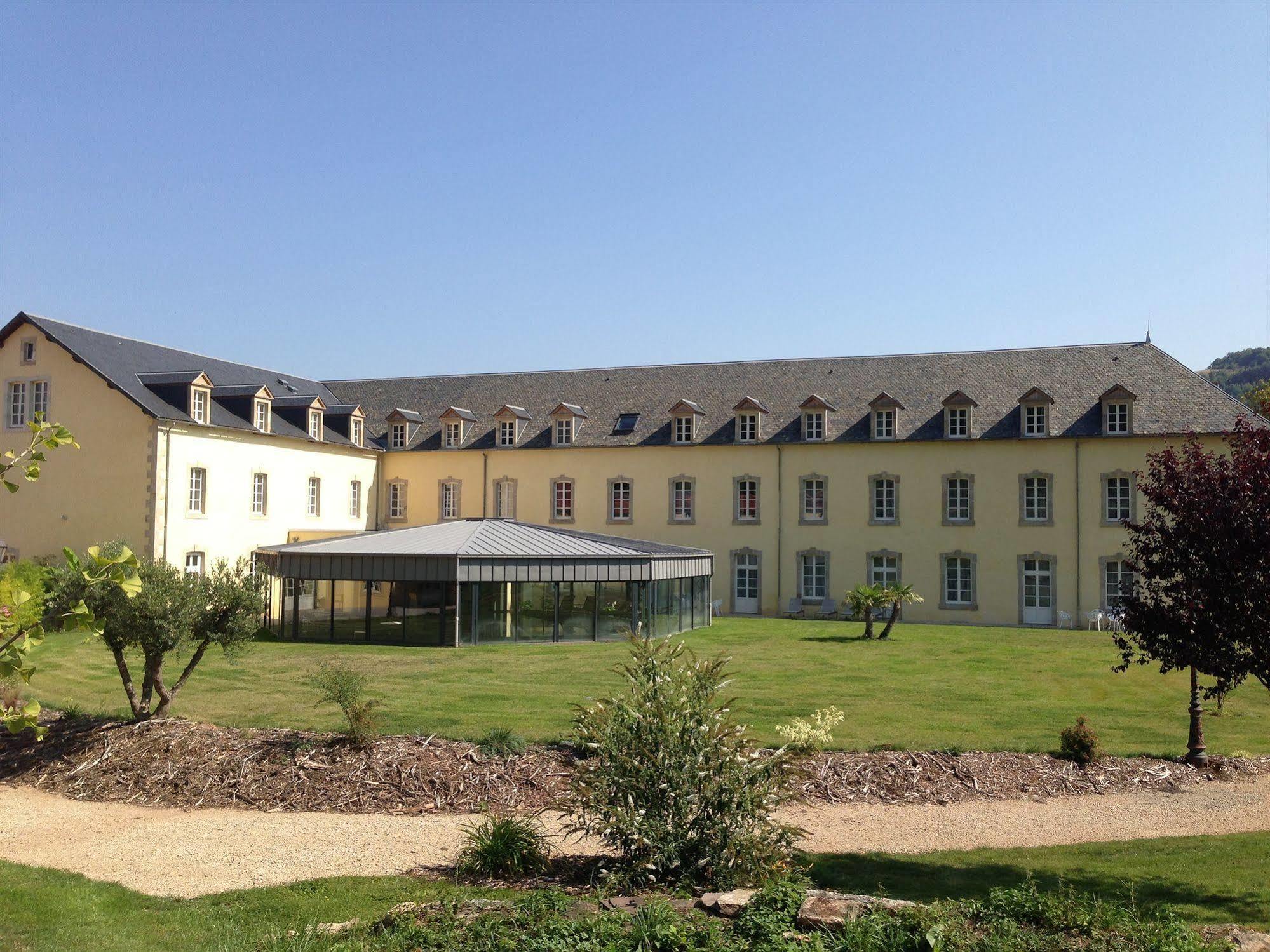 Le 1837 Aparthotel Saint-Affrique Luaran gambar